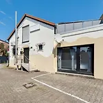 Andriss - Travel & Work - 5 Bedroom - Kitchen - Parking アパート