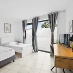 Andriss - Travel & Work - 5 Bedroom - Kitchen - Parking