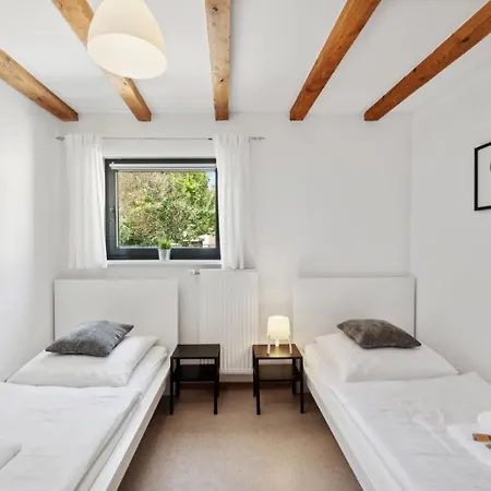 Andriss - Travel & Work - 5 Bedroom - Kitchen - Parking