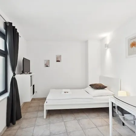 Andriss - Travel & Work - 5 Bedroom - Kitchen - Parking Διαμέρισμα *