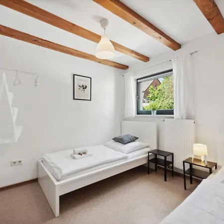 Andriss - Travel & Work - 5 Bedroom - Kitchen - Parking *