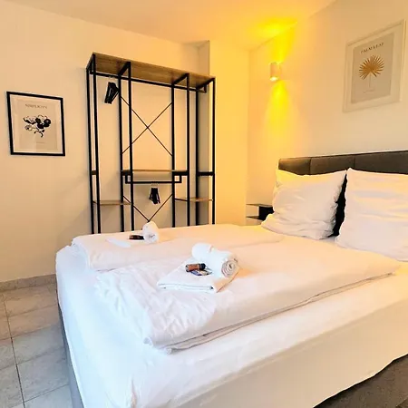 アパート Andriss - Travel & Work - 5 Bedroom - Kitchen - Parking *