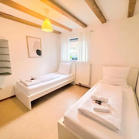 Andriss - Travel & Work - 5 Bedroom - Kitchen - Parking Apartment Kaiserslautern