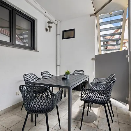 Andriss - Travel & Work - 5 Bedroom - Kitchen - Parking *