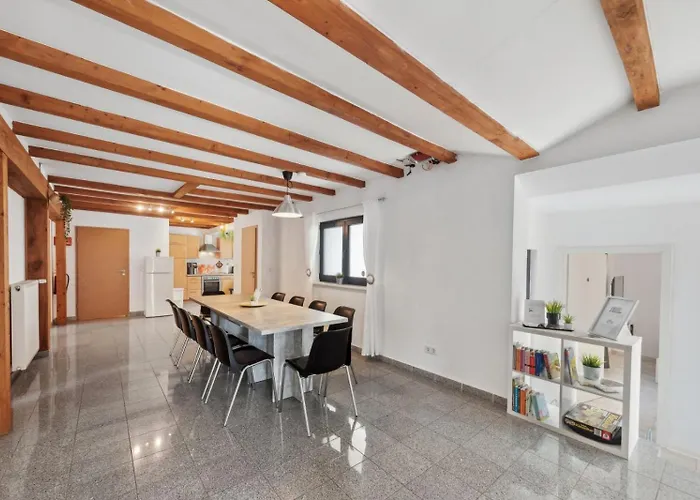 Apartment Andriss - Travel&work - 5 Br - Kitchen - Parking Kaiserslautern